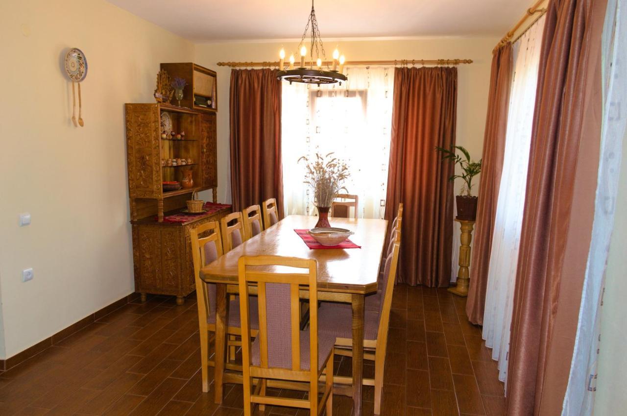 Arnota Villa Costesti  Exterior photo
